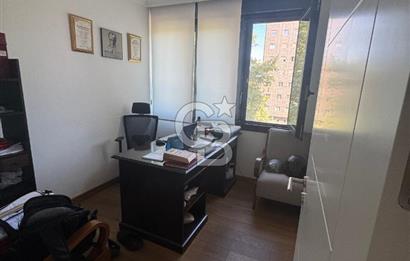 SUADİYE PLAJYOLUN'DA SAHİLE İLK LÜKS BİNADA KİRALIK OFİS