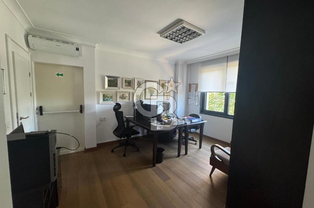 SUADİYE PLAJYOLUN'DA SAHİLE İLK LÜKS BİNADA KİRALIK OFİS
