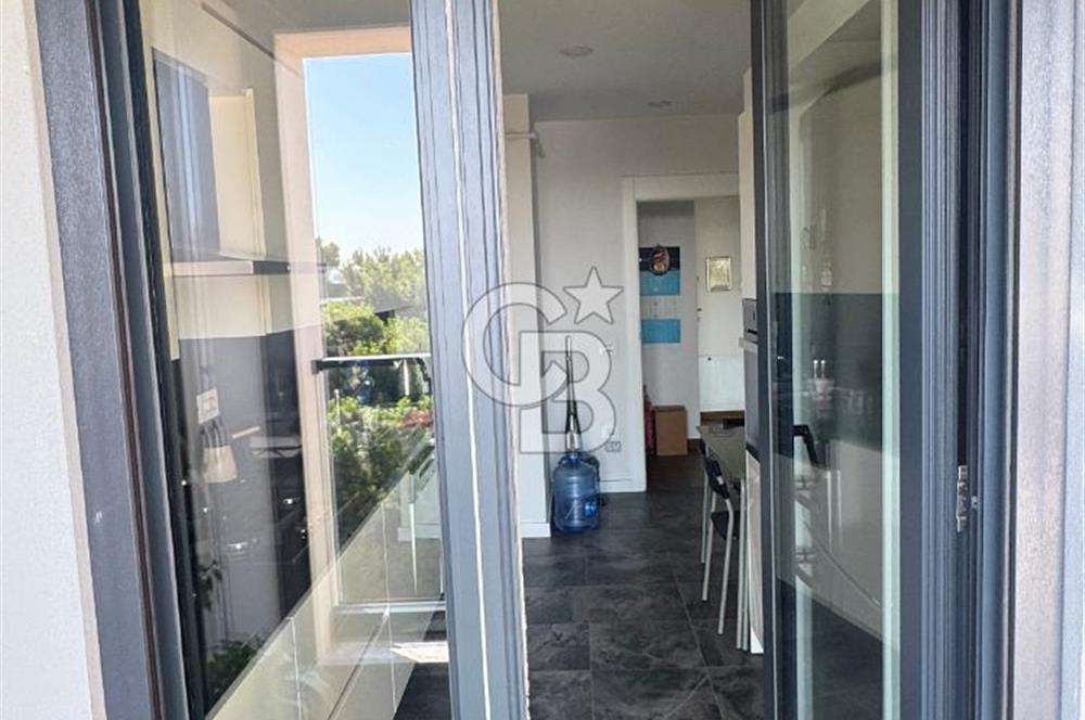SUADİYE PLAJYOLUN'DA SAHİLE İLK LÜKS BİNADA KİRALIK OFİS