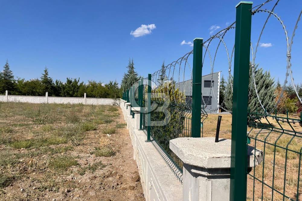 OTOBAN GİRİŞİNE 3 DK MÜTHİŞ YAPILI GENİŞ BAHÇELİ MÜSTAKİL VİLLA