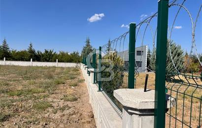 OTOBAN GİRİŞİNE 3 DK MÜTHİŞ YAPILI GENİŞ BAHÇELİ MÜSTAKİL VİLLA
