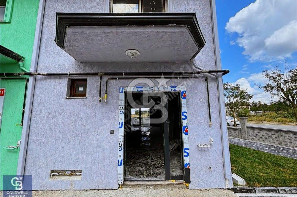 CB ENVOY'dan Yeniköy Notting Hill Projesinde Satılık Köşe Villa