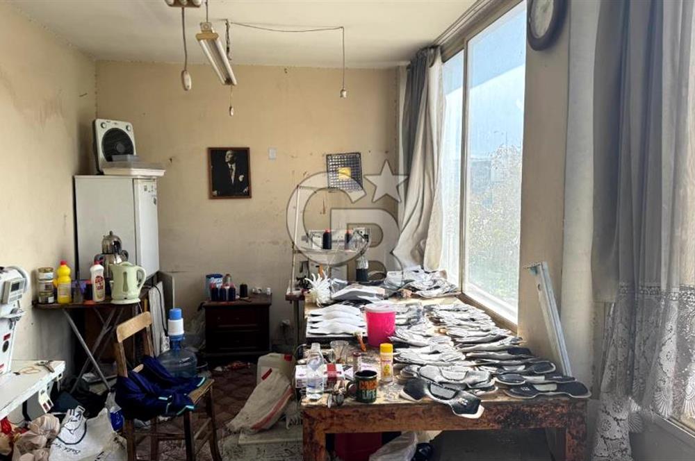 Ayakkabıcılar sitesinde satılık dükkan