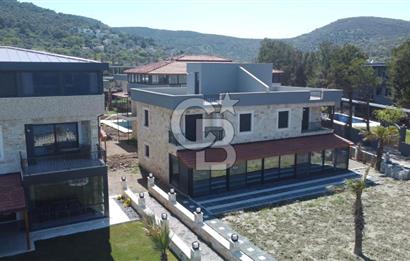 Yeni foça da satılık lüks villa