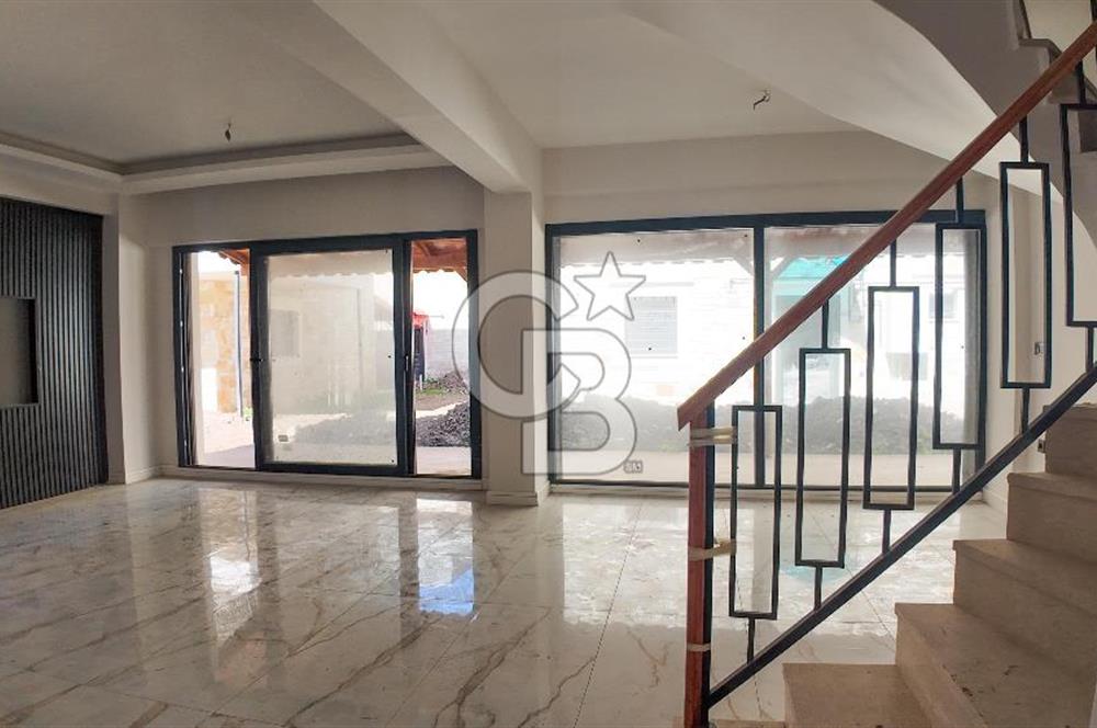 Yeni foça da satılık lüks villa