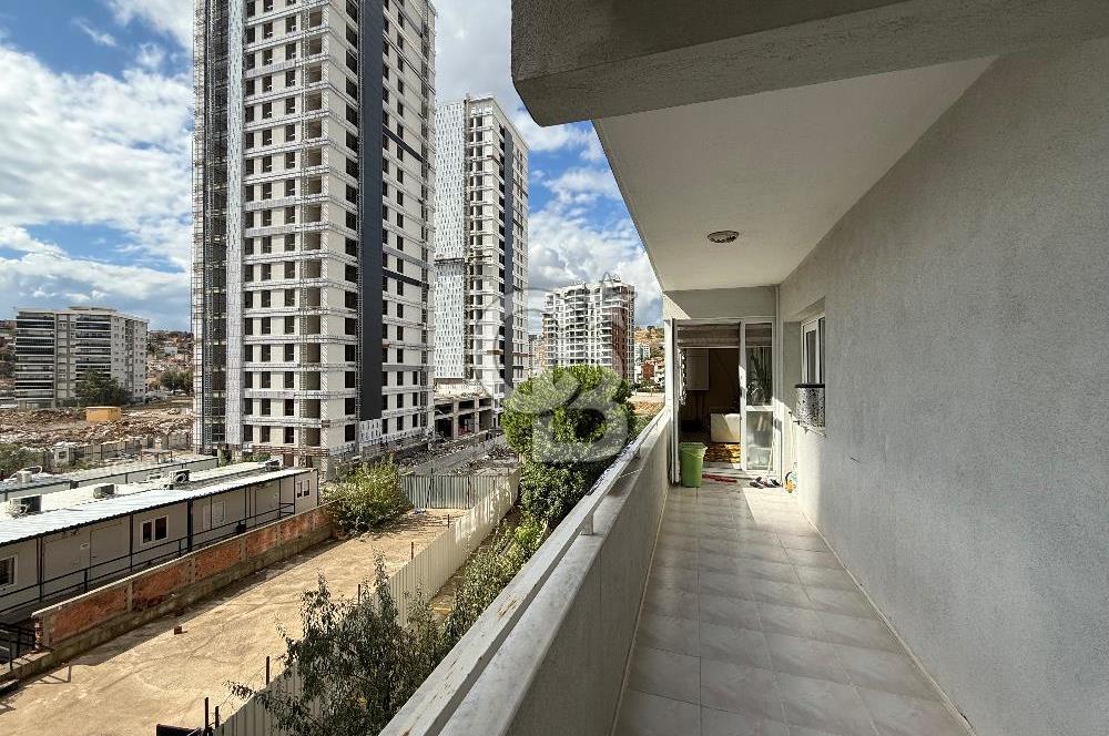 Karşıyaka Örnekköy Mh  Arakat  3+1 Satılık Daire