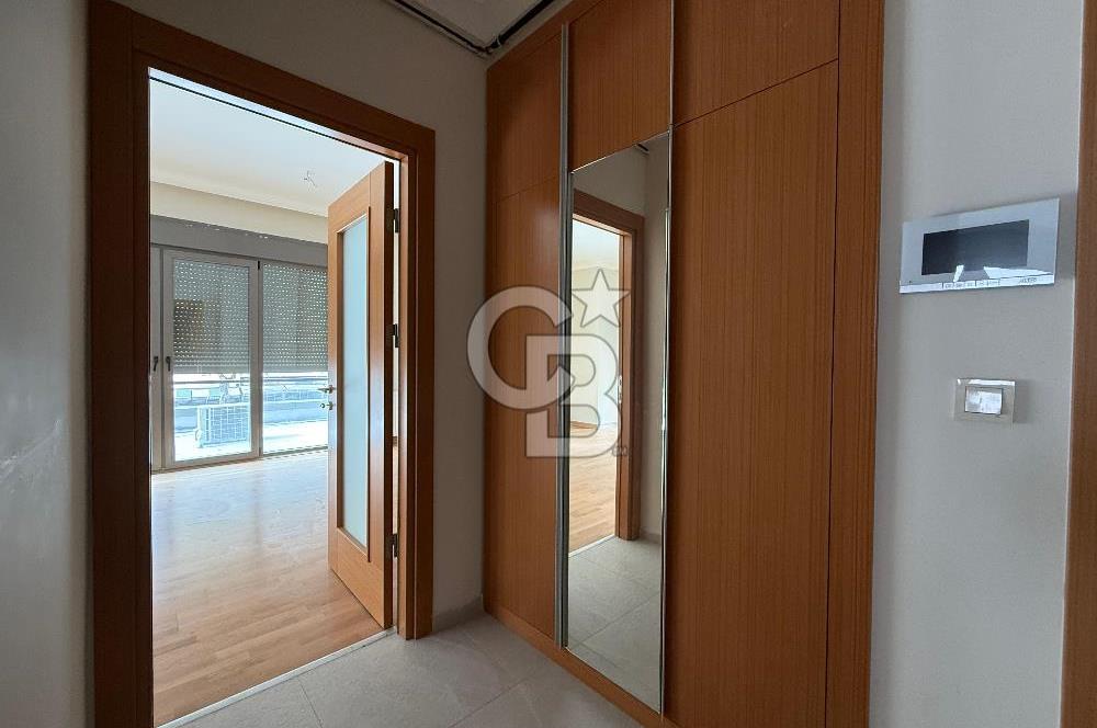 MİNİBÜS CAD. CEPHELİ KONUT OFİS BÜROYA UYGUN BALKONLU OTOPARKLI