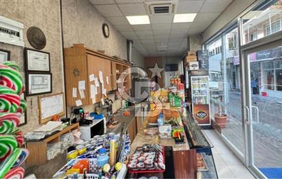 bayraklı'da satılık cadde üzeri dükkan