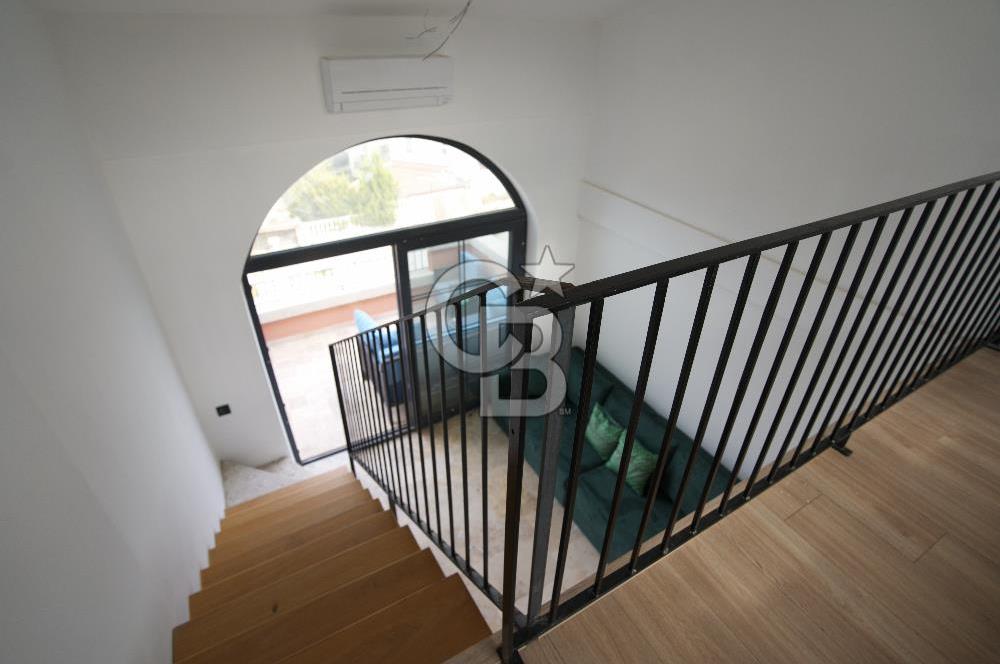 Alaçatı Port Invictus’ta 3+1 Triplex 165m2 Satılık Daire