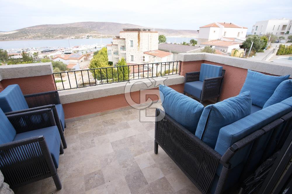 Alaçatı Port Invictus’ta 3+1 Triplex 165m2 Satılık Daire
