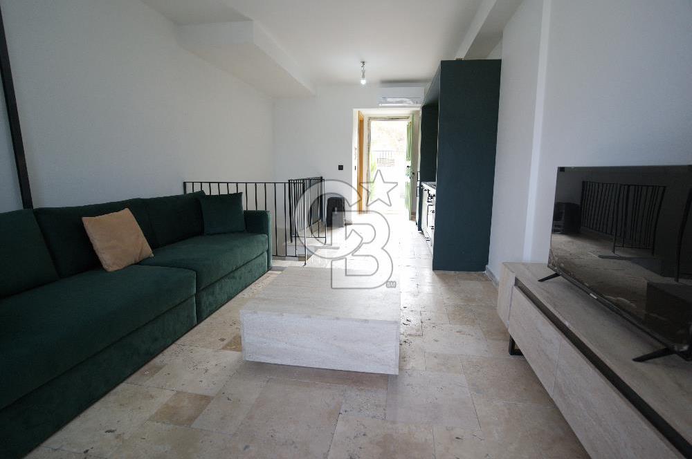 Alaçatı Port Invictus’ta 3+1 Triplex 165m2 Satılık Daire