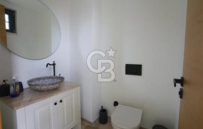 Alaçatı Port Invictus’ta 3+1 Triplex 165m2 Satılık Daire
