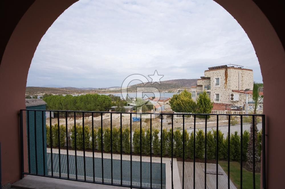 Alaçatı Port Invictus’ta 3+1 Triplex 165m2 Satılık Daire