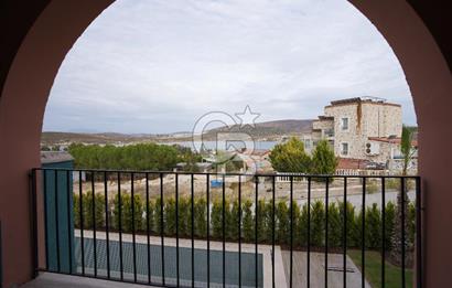 Alaçatı Port Invictus’ta 3+1 Triplex 165m2 Satılık Daire