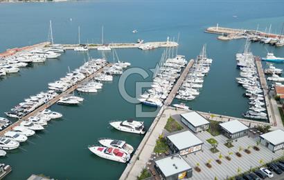 Alaçatı Port Invictus’ta 3+1 Triplex 165m2 Satılık Daire