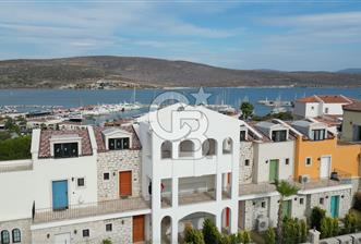 Alaçatı Port Invictus’ta 3+1 Triplex 165m2 Satılık Daire