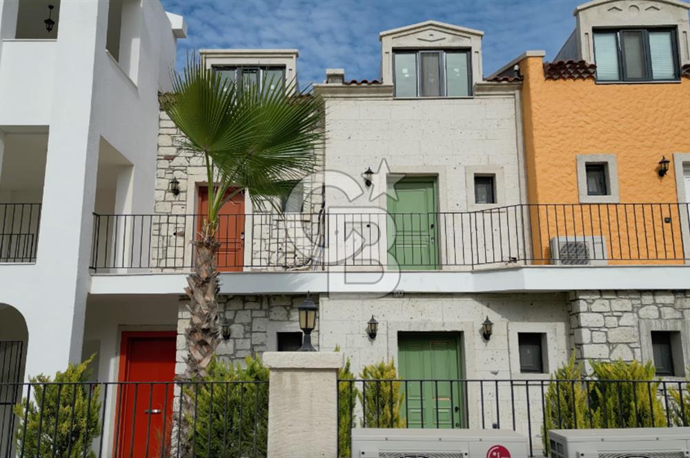 Alaçatı Port Invictus’ta 3+1 Triplex 165m2 Satılık Daire