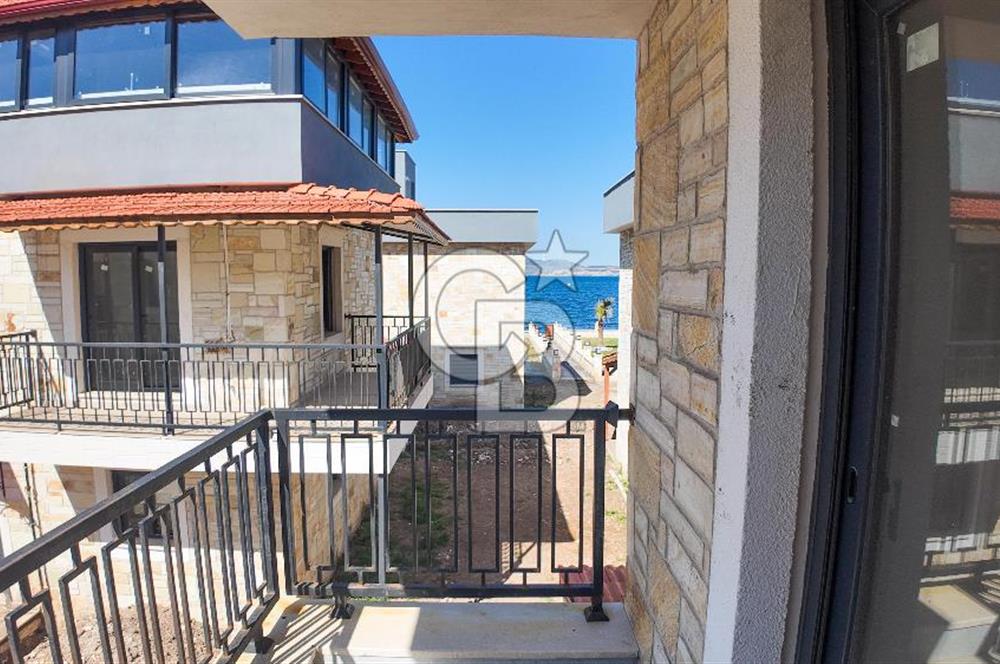 Yeni foça da satılık lüks villa