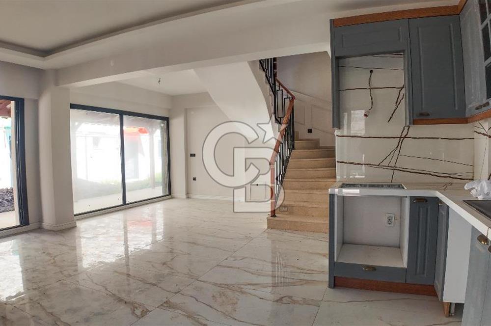 Yeni foça da satılık lüks villa