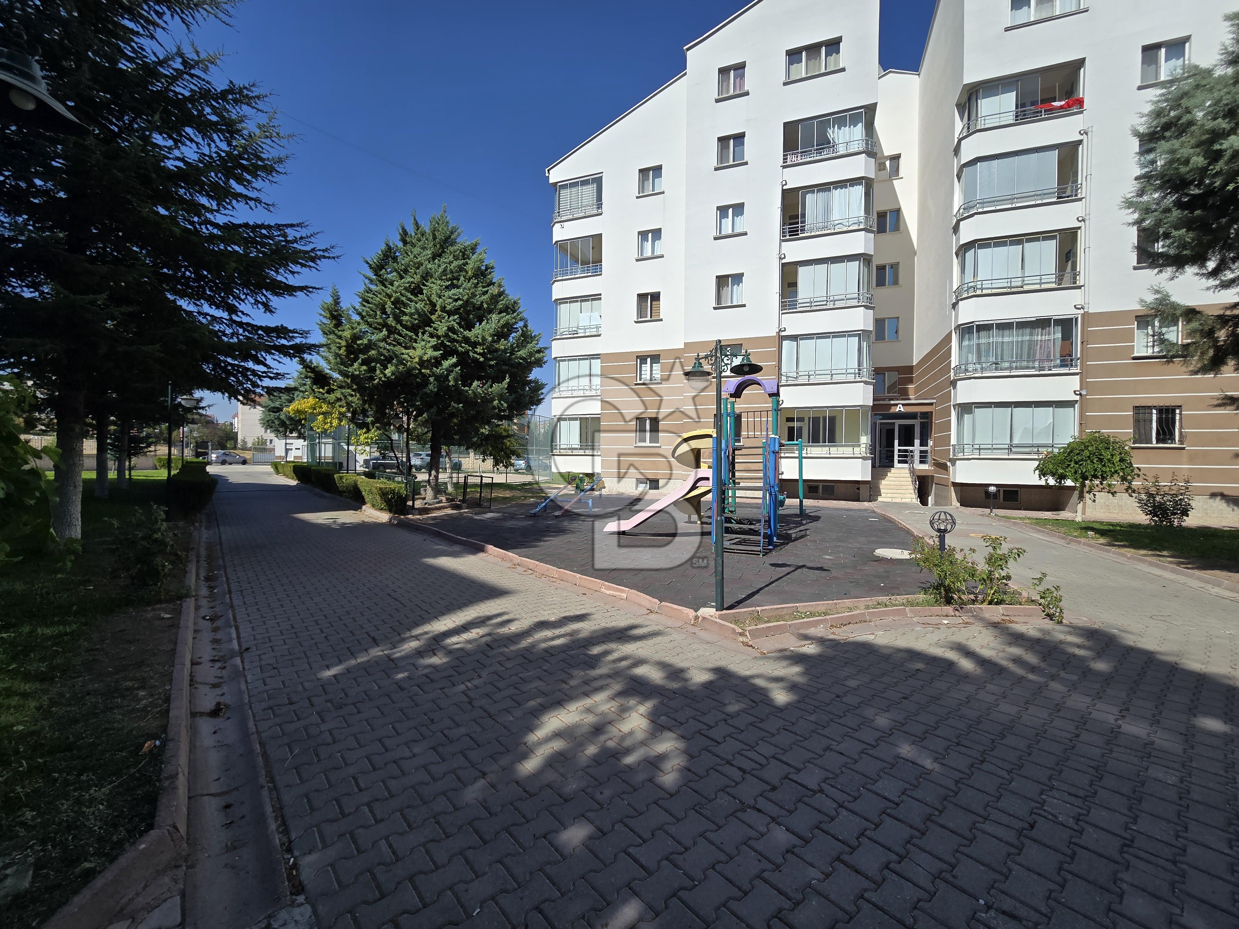 ETİMESGUT AYYILDIZ MAHALLESİ SİTE İÇİ KİRALIK ARAKAT 3+1 DAİRE