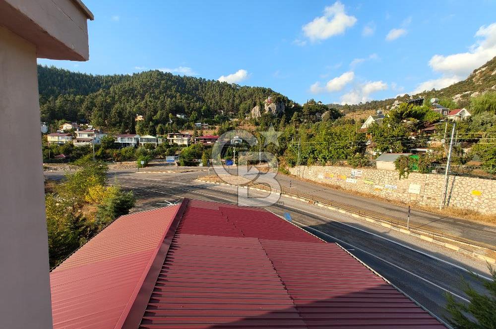 Toroslar'da Satılık Restoran Bahçeli ve Konut Alanlı
