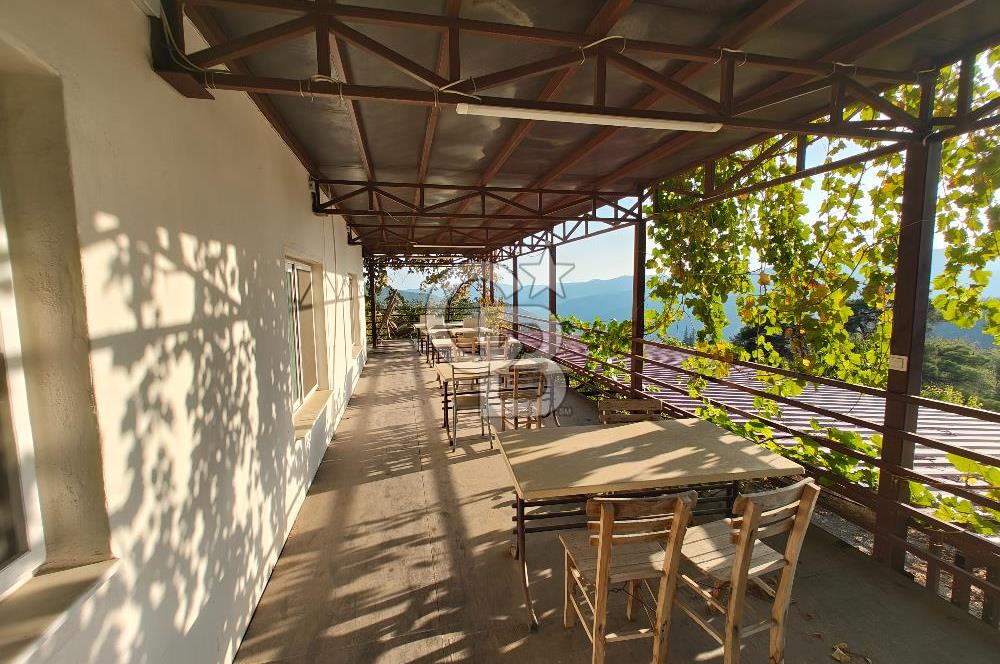 Toroslar'da Satılık Restoran Bahçeli ve Konut Alanlı