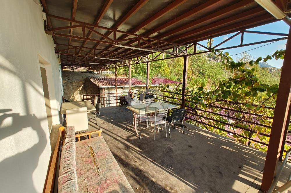 Toroslar'da Satılık Restoran Bahçeli ve Konut Alanlı