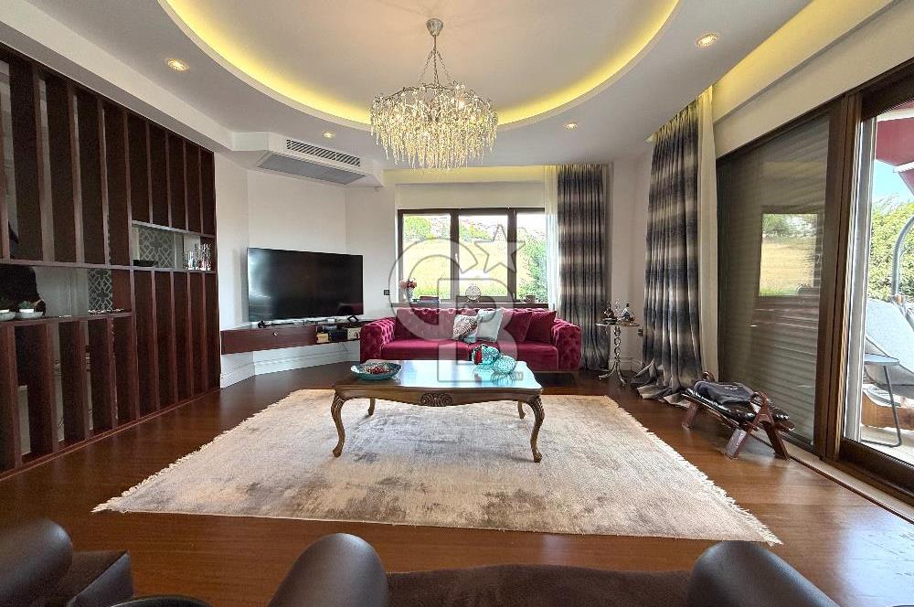BALIKESİR DEĞİRMEN BOĞAZI SİTESİNDE SATILIK HAVUZLU LÜKS VİLLA