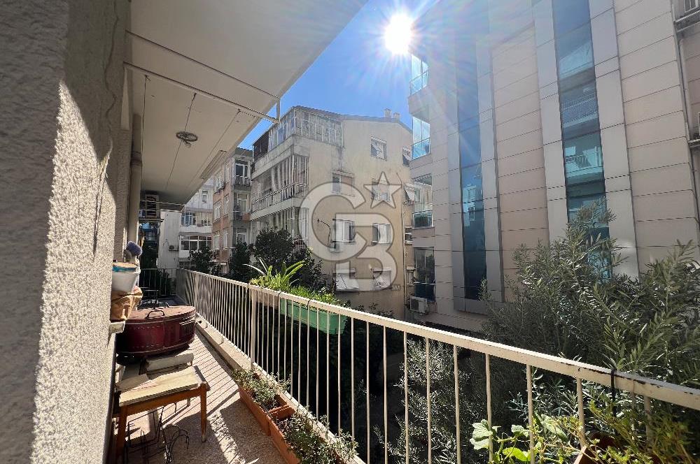 Bostanlı ‘da Merkezi Konumda 3+1 Ara Kat Doğalgazlı Satılık Daire