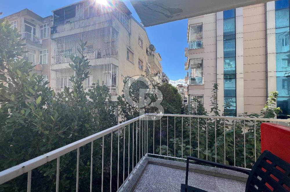 Bostanlı ‘da Merkezi Konumda 3+1 Ara Kat Doğalgazlı Satılık Daire