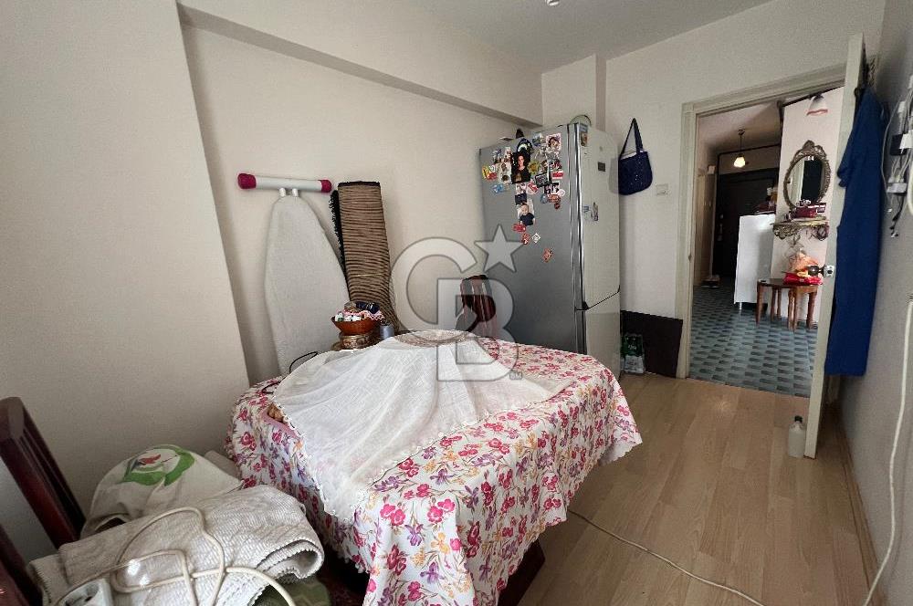 Bostanlı ‘da Merkezi Konumda 3+1 Ara Kat Doğalgazlı Satılık Daire