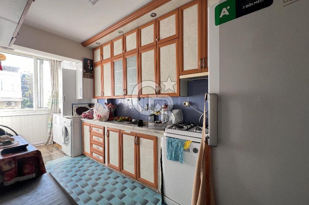 Bostanlı ‘da Merkezi Konumda 3+1 Ara Kat Doğalgazlı Satılık Daire