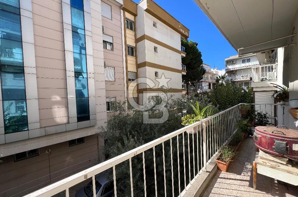 Bostanlı ‘da Merkezi Konumda 3+1 Ara Kat Doğalgazlı Satılık Daire