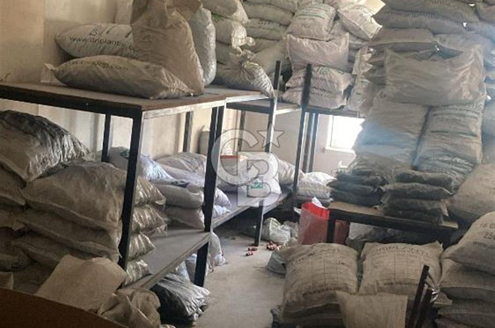 Konya Karatay Gıdacılar Sanayinde Satılık Bodrumlu Dükkan
