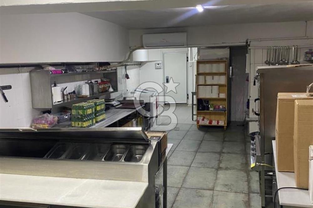Kadıköy Halit Ağa Caddesi’nde Devren Satılık Yoğun İşlek Noktada Dükkan