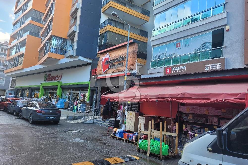Menemen Merkezde Satılık Dükkan