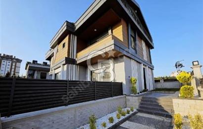 ARNAVUTKÖY HADIMKÖY' DE SATILIK MÜSTAKİL HAVUZLU VİLLA