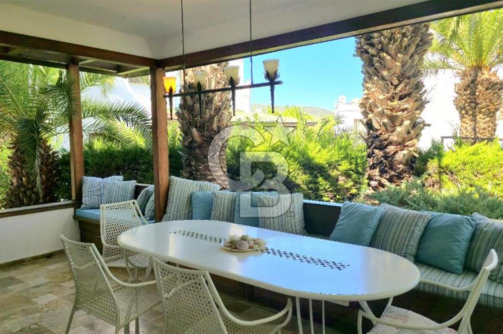 BODRUM TORBA'DA SATILIK BAHÇELİ TRIPLEX MÜSTAKİL EV