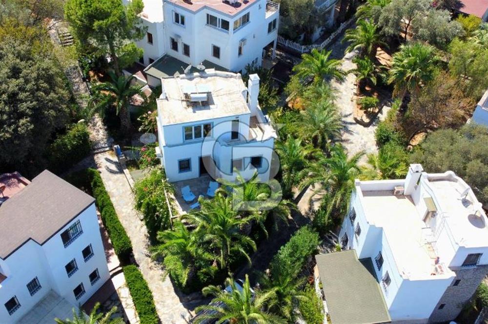 BODRUM TORBA'DA SATILIK BAHÇELİ TRIPLEX MÜSTAKİL EV