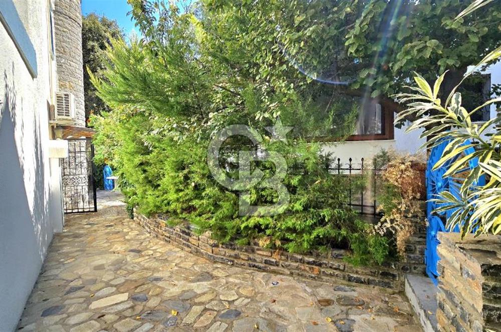 BODRUM TORBA'DA SATILIK BAHÇELİ TRIPLEX MÜSTAKİL EV