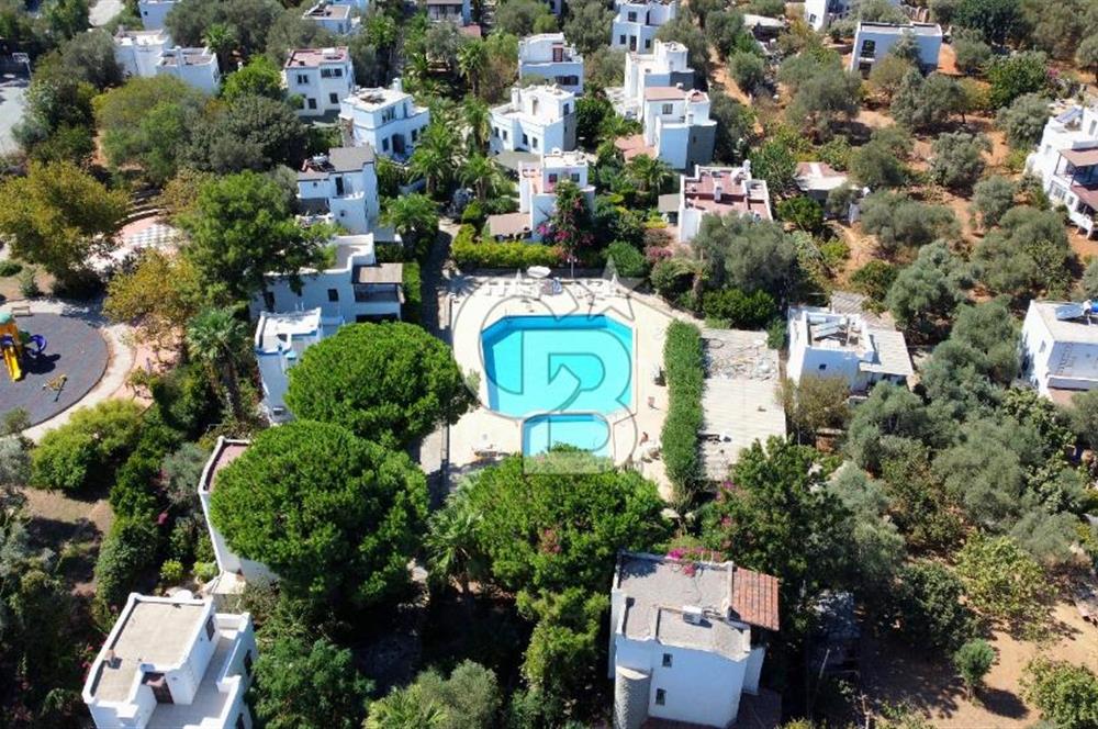 BODRUM TORBA'DA SATILIK BAHÇELİ TRIPLEX MÜSTAKİL EV
