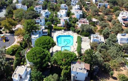 BODRUM TORBA'DA SATILIK BAHÇELİ TRIPLEX MÜSTAKİL EV