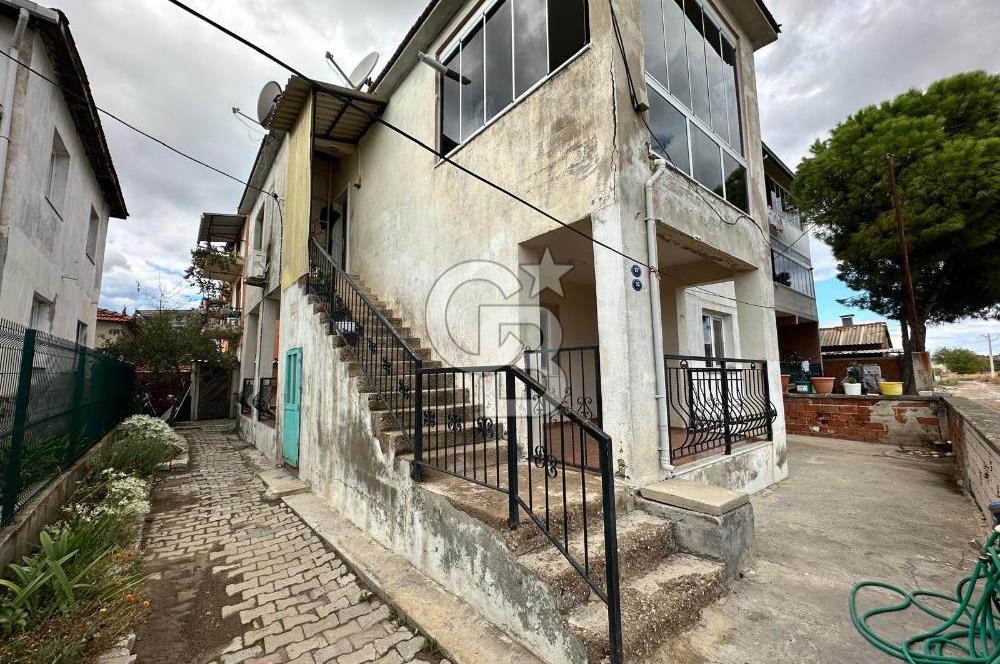 Foça Yenibağarası'nda Kiralık 2+1 Kapalı Mutfak Daire