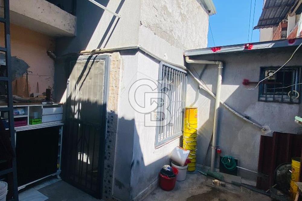 Karabağlar Uğur Mumcu Mahallesinde Müstakil Ev
