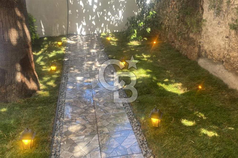 Molla Güranide 1+1 yenilenmiş satılık bahçe katı 