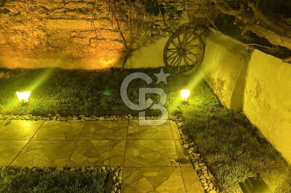 Molla Güranide 1+1 yenilenmiş satılık bahçe katı 