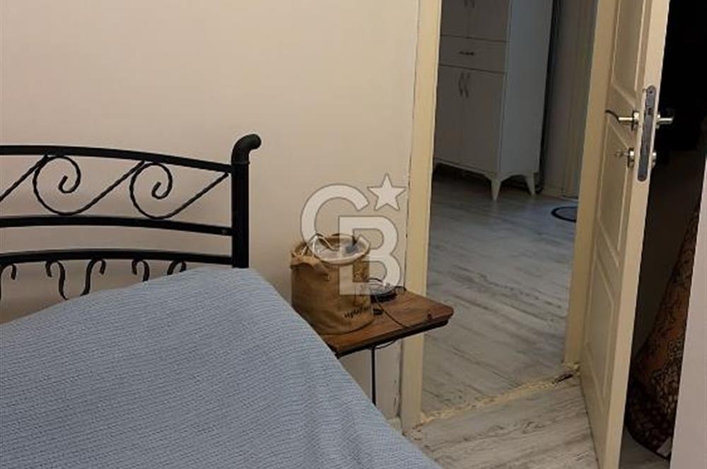 Molla Güranide 1+1 yenilenmiş satılık bahçe katı 