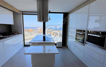 Hatay'da Cadde Üzeri ve Deniz Manzaralı 3+1 Satılık Daire