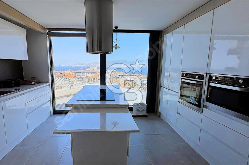 Hatay'da Cadde Üzeri ve Deniz Manzaralı 3+1 Satılık Daire