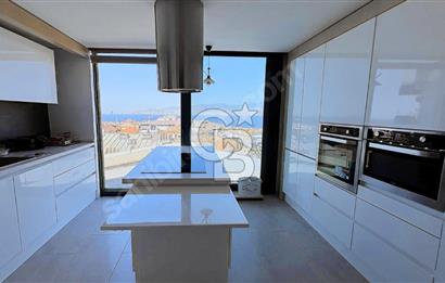 Hatay'da Cadde Üzeri ve Deniz Manzaralı 3+1 Satılık Daire